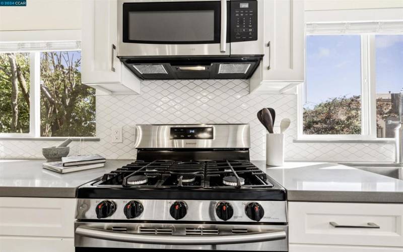 Gas Stove / Oven