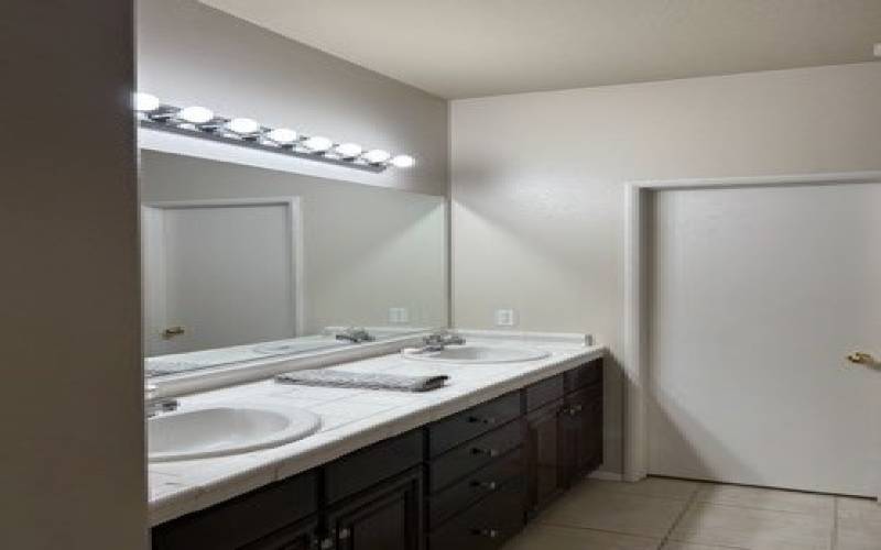 Master bathroom Dual Sinks