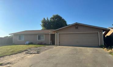 1346 Davis Street, Hanford, California 93230, 3 Bedrooms Bedrooms, ,2 BathroomsBathrooms,Residential,Buy,1346 Davis Street,ML81974715