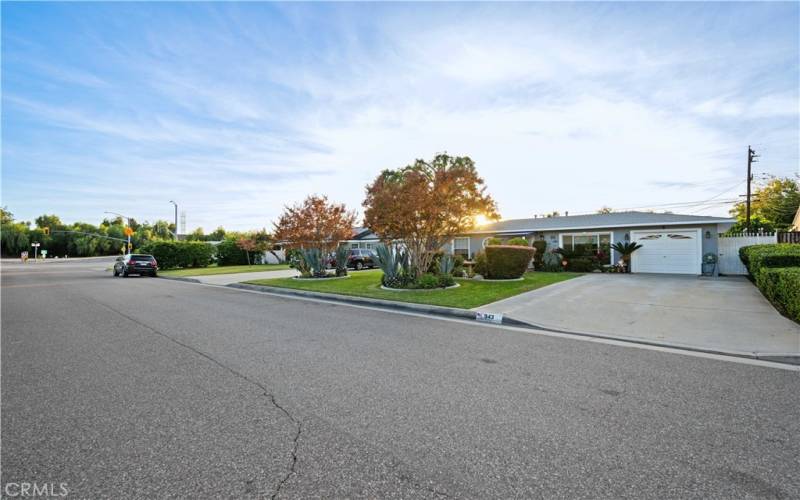 Total 5 Parking spots on the Driveway including a car garage.