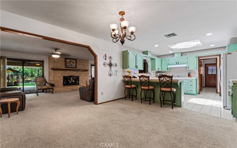 Dining Room Looking to Kitchen, Breakfast Bar