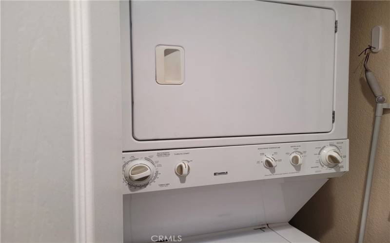 Washer/Dryer included in the sale