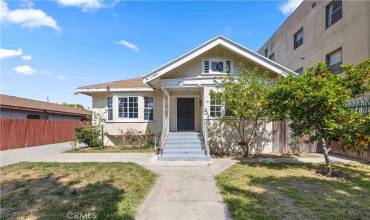 3006 Halldale Avenue, Los Angeles, California 90018, 3 Bedrooms Bedrooms, ,2 BathroomsBathrooms,Residential,Buy,3006 Halldale Avenue,OC24155284