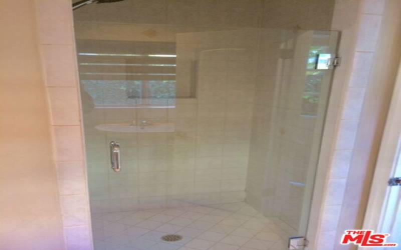 Shower in Jack/Jill bathroom