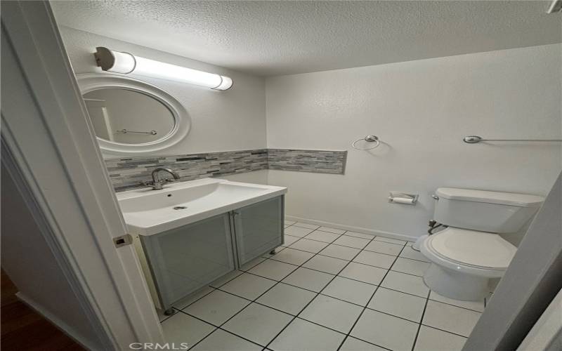 2nd Floor Bathroom