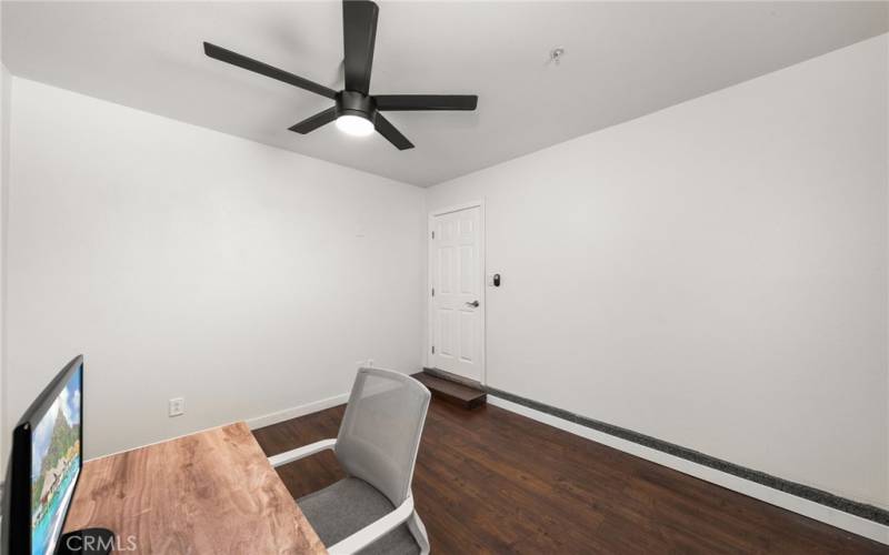 Bonus room on entry level can be used as a studio or an office.