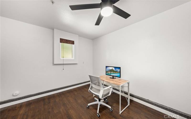 Bonus room on entry level can be used as a studio or an office.