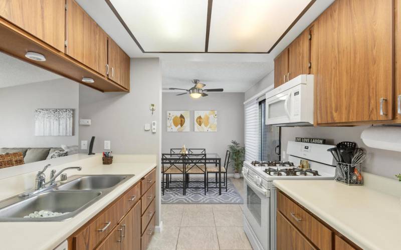 91 Lakeview - Kitchen 5