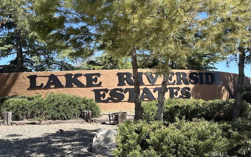 LAKE RIVERSIDE ENTRANCE