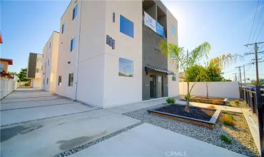 630 E Adams Boulevard, Los Angeles, California 90011, 4 Bedrooms Bedrooms, ,2 BathroomsBathrooms,Residential Lease,Rent,630 E Adams Boulevard,OC24153952