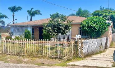 1126 S Center Avenue, Compton, California 90220, 3 Bedrooms Bedrooms, ,1 BathroomBathrooms,Residential,Buy,1126 S Center Avenue,RS24154819