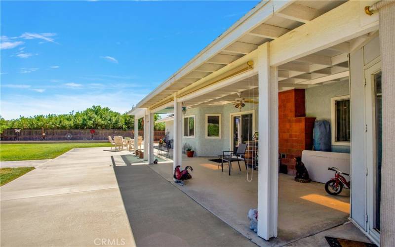 Wind & Sun Covered Patio!