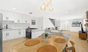 1605 Armacost Avenue 106, Los Angeles, California 90025, 2 Bedrooms Bedrooms, ,2 BathroomsBathrooms,Residential,Buy,1605 Armacost Avenue 106,PW24157126