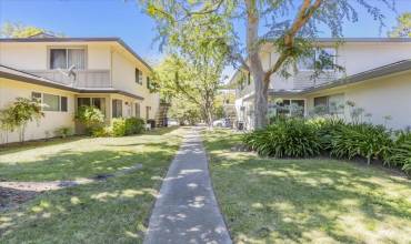 351 N 1st Street 2, Campbell, California 95008, 2 Bedrooms Bedrooms, ,1 BathroomBathrooms,Residential,Buy,351 N 1st Street 2,ML81975066