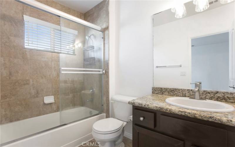 Junior Suite (Bathroom 3)