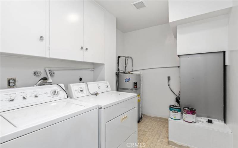 Laundry Room

Washer/Dryer included