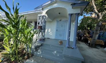 2504 Trinity Street, Los Angeles, California 90011, 8 Bedrooms Bedrooms, ,4 BathroomsBathrooms,Residential Income,Buy,2504 Trinity Street,SR24156782