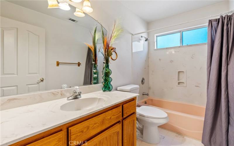 Full bathroom with tub/shower