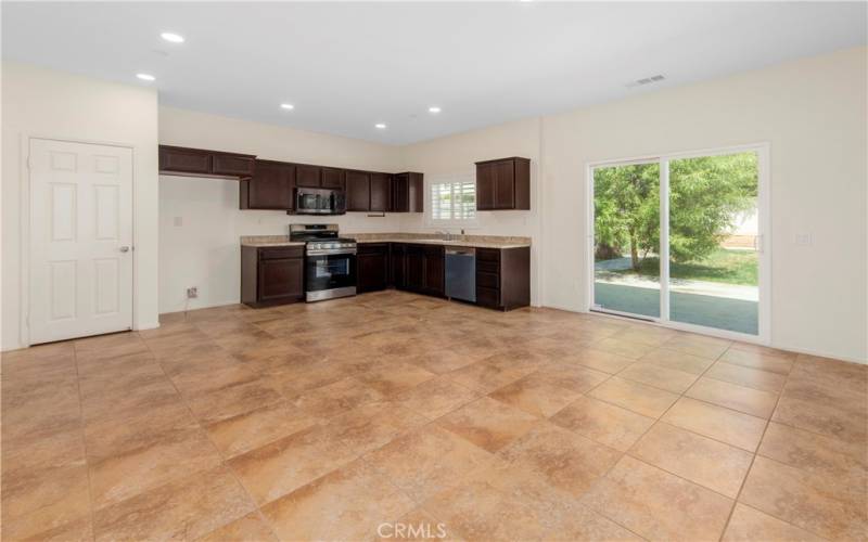 Kitchen and Dinning Area