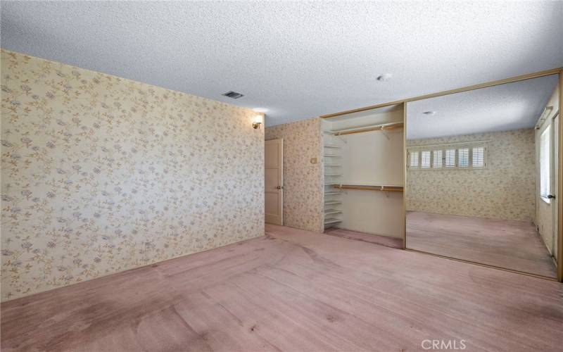 Master Bedroom-Entry-Closet