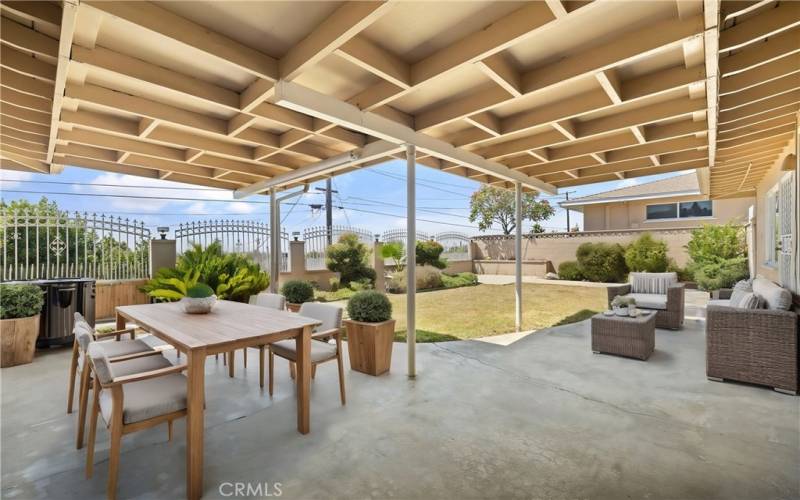 Outdoor Patio-Virtually Staged