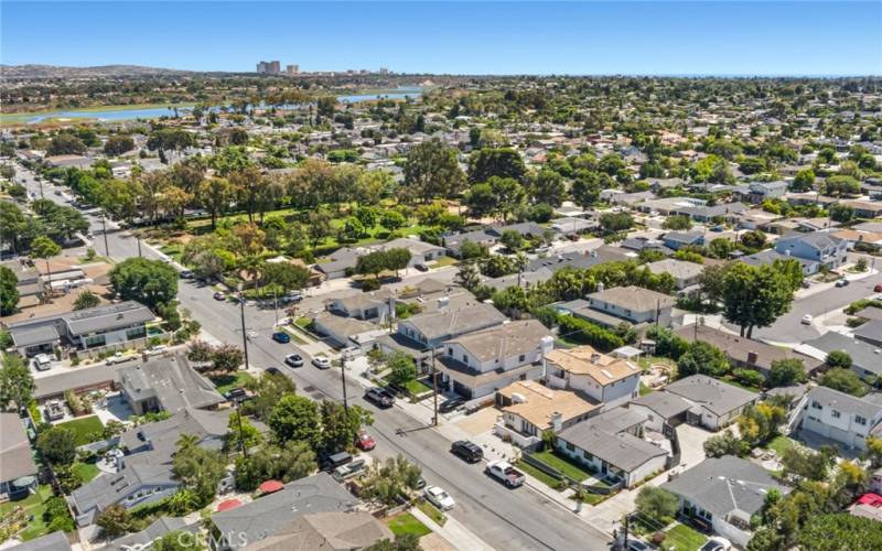 Overhead showing nearby Brentwood Park and Back Bay proximity with walking and biking trails.