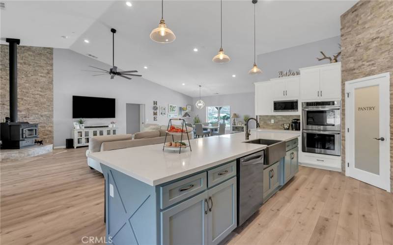 Double oven and matching appliances