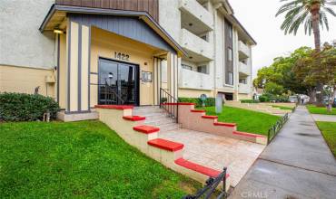 1422 Rock Glen Avenue 210, Glendale, California 91205, 2 Bedrooms Bedrooms, ,1 BathroomBathrooms,Residential,Buy,1422 Rock Glen Avenue 210,GD24152881