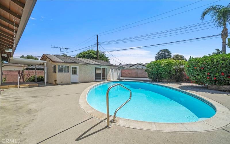 Pool & View To Guest/Pool House