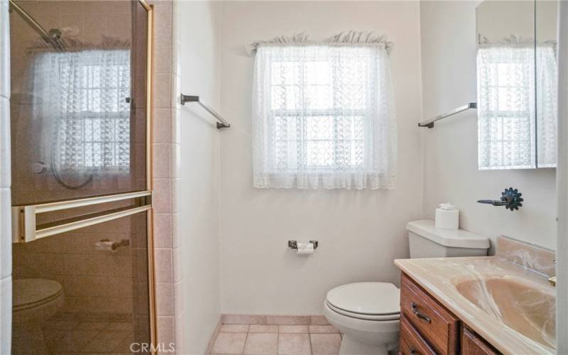 3/4 Bath Next To Laundry Room