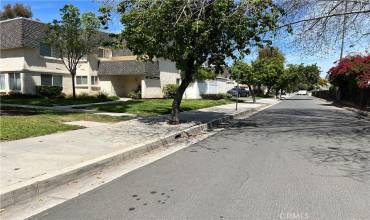 6551 Wystone Avenue 2, Reseda, California 91335, 3 Bedrooms Bedrooms, ,2 BathroomsBathrooms,Residential,Buy,6551 Wystone Avenue 2,GD24080292