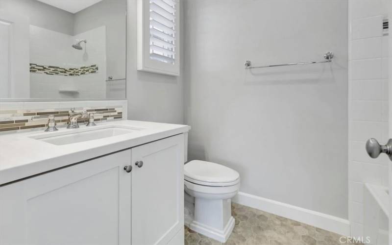 Upgraded Ensuite Bathroom #2 - Shower and Tub with upgraded tile detail