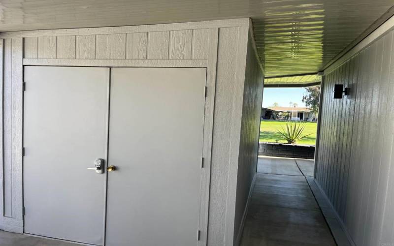 Storage shed w/ power & air conditioner