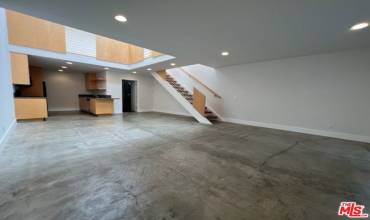 553 Rose Avenue 3, Venice, California 90291, ,1 BathroomBathrooms,Residential Lease,Rent,553 Rose Avenue 3,24422657