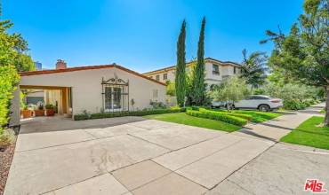 133 N Rexford Drive, Beverly Hills, California 90210, 3 Bedrooms Bedrooms, ,1 BathroomBathrooms,Residential Lease,Rent,133 N Rexford Drive,24421885