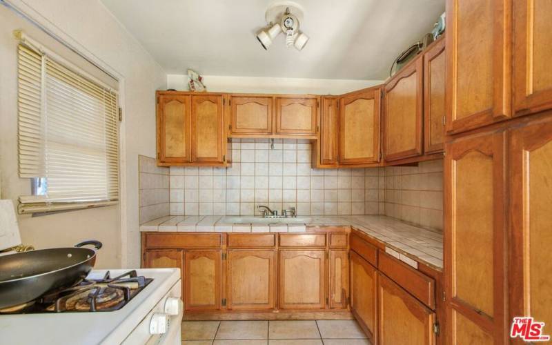 Unit 1212 - Kitchen