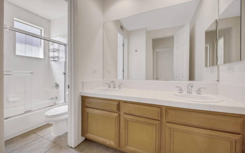 21 BATHROOM MLS