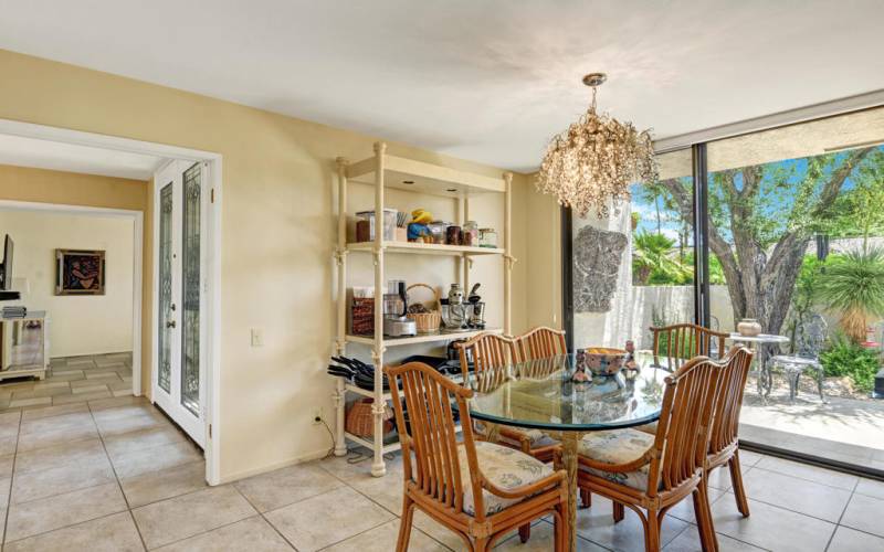 BREAKFAST ROOM TO ENTRY HALL MLS