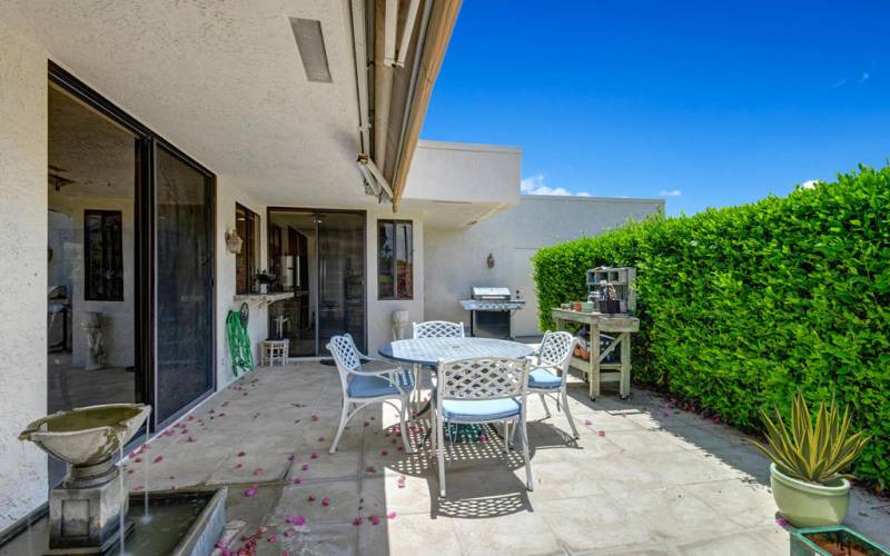 SIDE DINING PATIO MLS