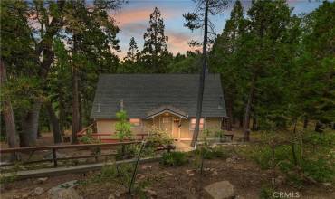 27381 Peninsula Drive, Lake Arrowhead, California 92352, 3 Bedrooms Bedrooms, ,2 BathroomsBathrooms,Residential,Buy,27381 Peninsula Drive,EV24159778