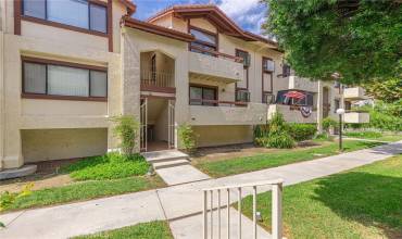 18186 Sundowner Way 1038, Canyon Country, California 91387, 3 Bedrooms Bedrooms, ,2 BathroomsBathrooms,Residential,Buy,18186 Sundowner Way 1038,SR24150925