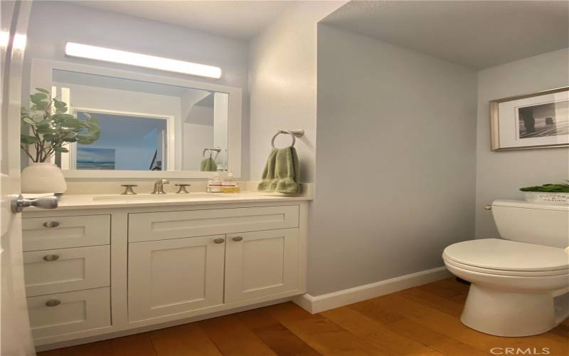 1st flr powder room/bath