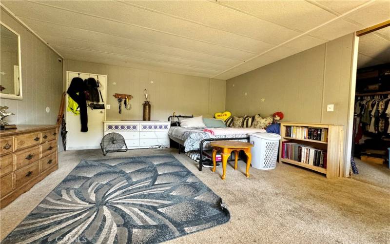 Master Bedroom Walk In Closet