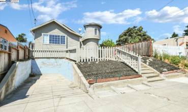 3427 Laguna Ave, Oakland, California 94602, 4 Bedrooms Bedrooms, ,3 BathroomsBathrooms,Residential,Buy,3427 Laguna Ave,41068709