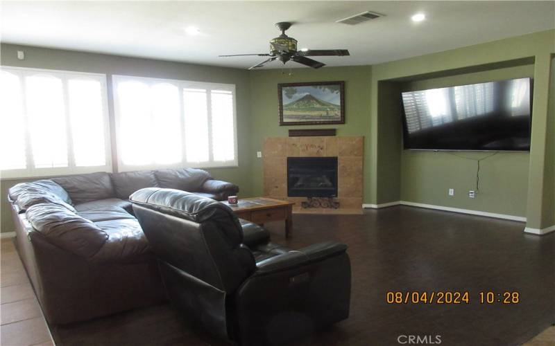 familyroom with fireplace