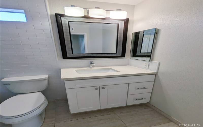 2nd Floor Bathroom