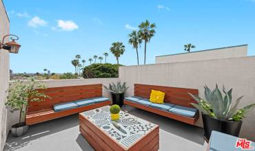 Private Rooftop Deck