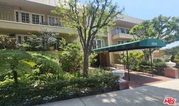 1010 Palm Avenue 310, West Hollywood, California 90069, 1 Bedroom Bedrooms, ,1 BathroomBathrooms,Residential,Buy,1010 Palm Avenue 310,24424055