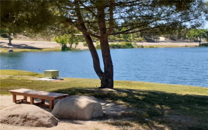 HOA Amenities bench's to sit and enjoy lake