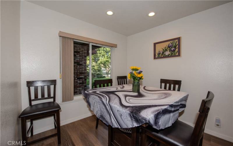 BREAKFAST NOOK (OFF FAMILY ROOM)